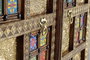 Giner y Colomer Armario 2 Puertas Madera Acacia Cerezo Detalles Azulejo Bronce Repujado 180x100x45 cm